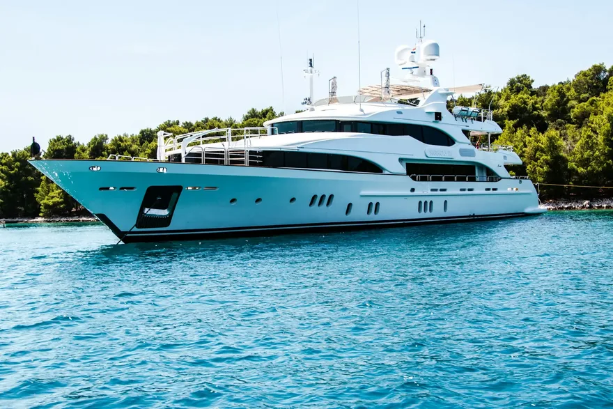 Yachten und Boote